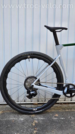 Gravel Carbone ILBIRS Odyssey (Neuf) – SRAM Force AXS XPLR – Roues Carbone – 8,30 kg - 5