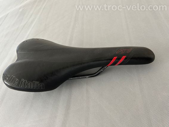 Vélo route Wilier GTR carbone M Ultegra 1500km - 4