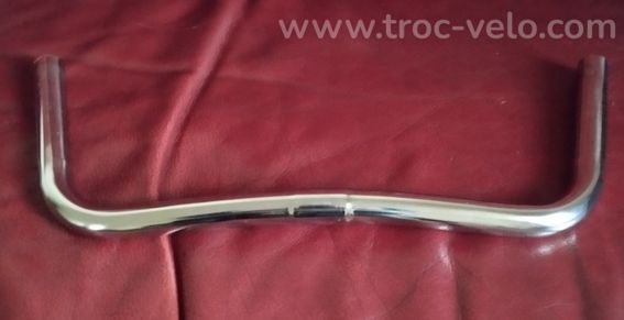 Cintre ville Moustache acier chromé 25,4mm de 46cm de lg en Tbé