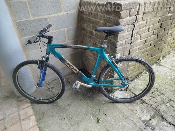 vtt monocoque  carbone  année 90.... - 2