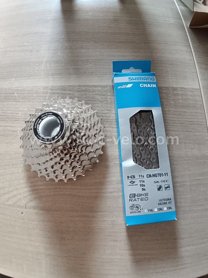 Lot cassettes et chaîne shimano