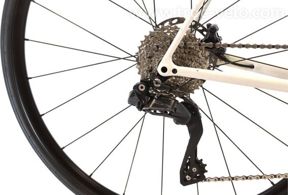 Produit Reconditionne    Specialized Aethos Comp Di2 12v    Blanc   Velo De Route   Tres Bon Etat - 3