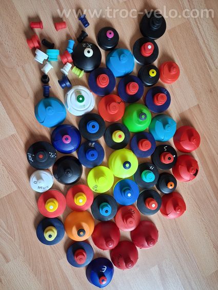 lot bouchons bidons cycliste