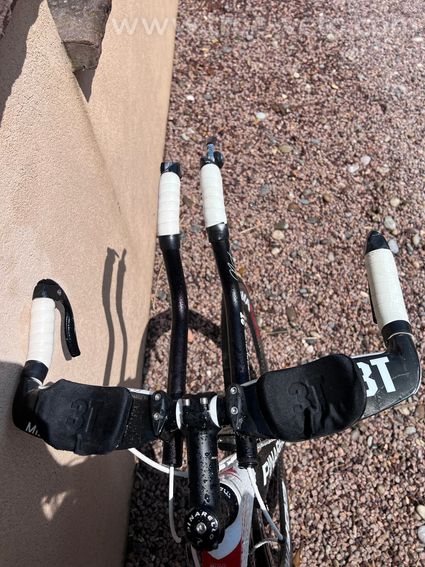 Vends vélo haut de gamme contre la montre CLM triathlon Pinarello - 3