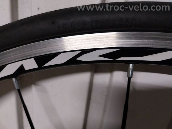 Vend paire de roues mavic aksium complètes - 7