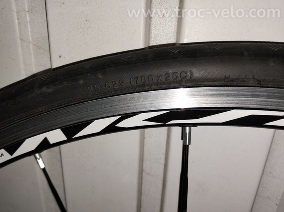 Vend paire de roues mavic aksium complètes - 10