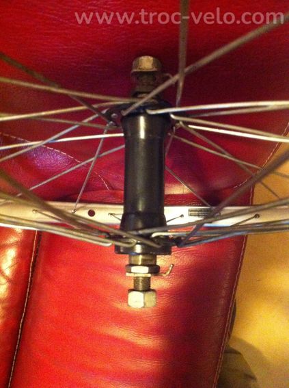 Roue 24" pouces avant en aluminium Grunert-Germany-Basic 507x19c en Tbé - 2