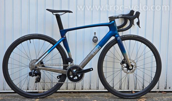 Velo route aero carbone 7,70 kilos (neuf) - SRAM AXS - Capteur puissance - Roues carbone céramique - 5