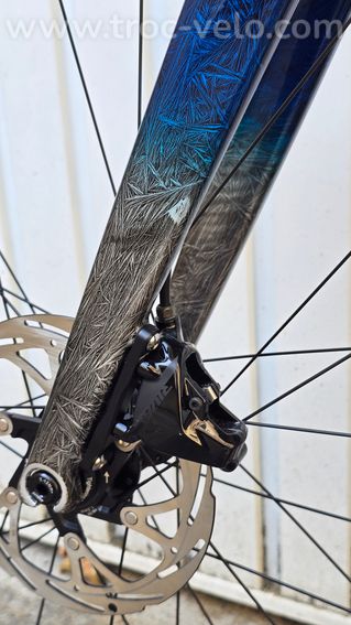 Velo route aero carbone 7,70 kilos (neuf) - SRAM AXS - Capteur puissance - Roues carbone céramique - 7