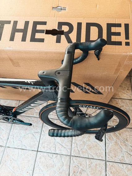 Aeroad CFR Di2 2025