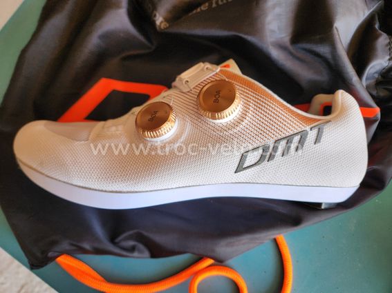 Vends chaussures route DMT