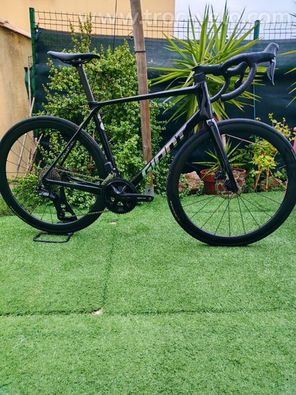GIANT TCR Advanced Pro 1-2025-Di2-ML-2 650 €