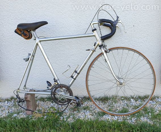 Vélo de course vintage André Sablière — cadre aluminium artisanal — années 1980
