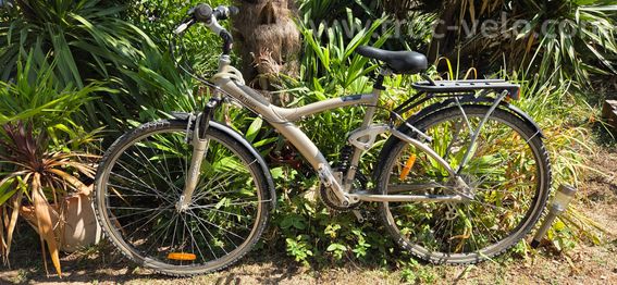 vends vélo VTC tout suspendu - 2