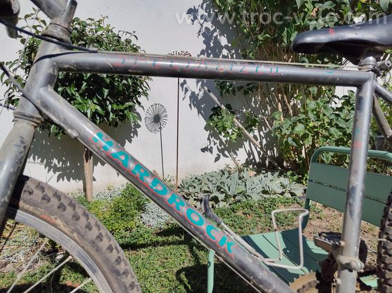 vends vélo Specialized Hardrock  - 2