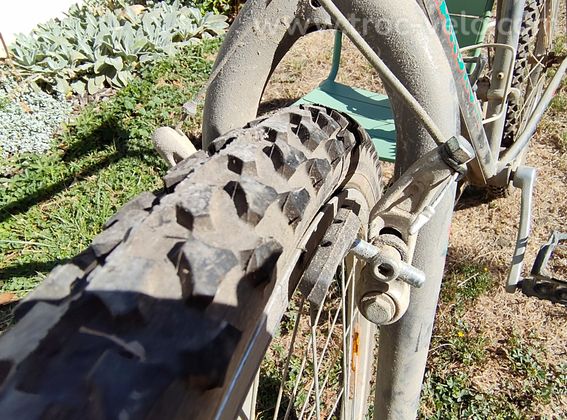 vends vélo Specialized Hardrock  - 4