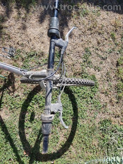 vends vélo Specialized Hardrock  - 11