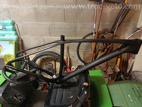 Cadre VTT full carbone générique   - 2