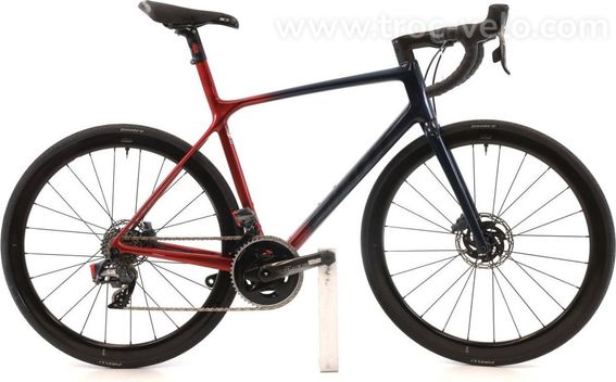 Produit Reconditionne Giant Tcr Advanced 1 Axs 12v Rouge Velo De Route Tres Bon Etat