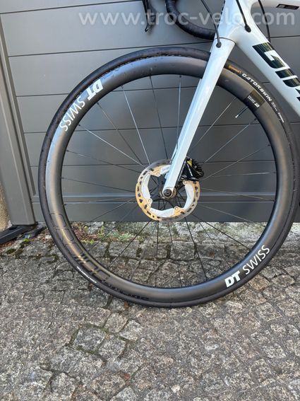 Giant Tcr roue carbone dt swiss arc 1100 - 3