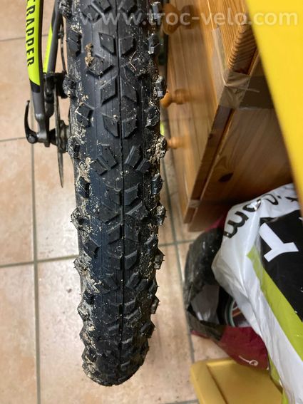 PNEU VTT HUTCHINSON TAIPAN KOLOSS 27.5'' x 2.60 - 2