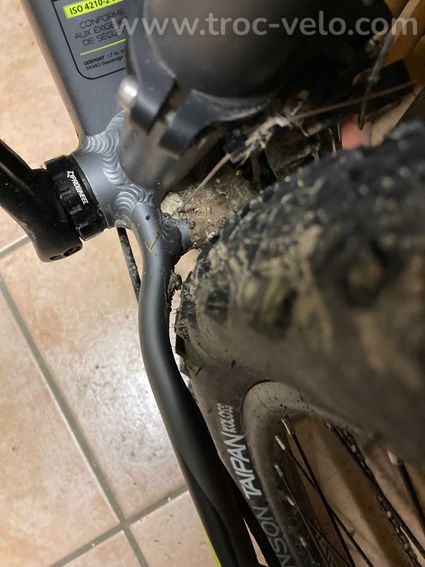 PNEU VTT HUTCHINSON TAIPAN KOLOSS 27.5'' x 2.60 - 3