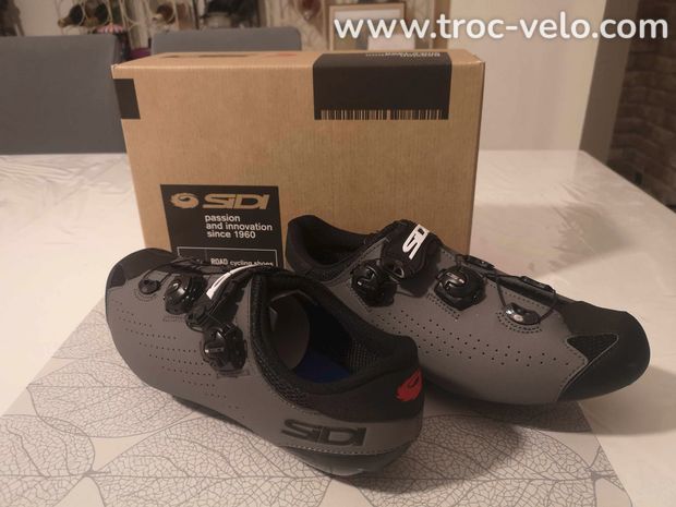 chaussures velo route SIDI + cales NEUVES T.45 - 1