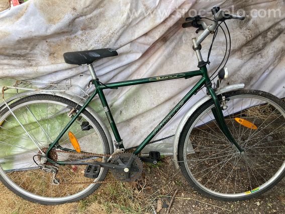 Vélos à retaper, pour pieces ou décoration - 3