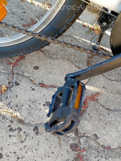 Vélo B'Twin 24 pouces 6 vitesses - Équipé garde-boue et béquille - 6