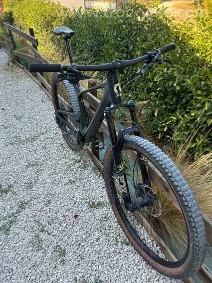 Vend vtt Scott Spark 930 taille L cadre Carbone Année 2023 (octobre) - 3