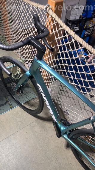 Vélo route Giant Defy Advanced 2 2026 Carbone Shimano 105 Taille M/L Neuf - 2