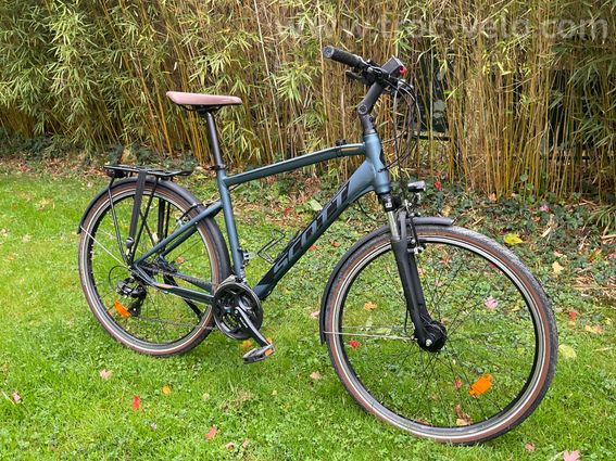 Vélo de randonnée Homme Scott Sub Sport 40 homme + sacoches VAUDE en option