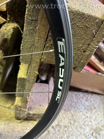 paire de roues easton manque rayons - 3