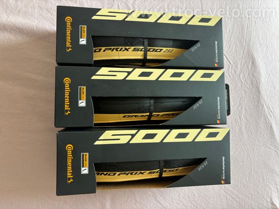 Lot de 3 pneus GP5000 25mm flanc beige