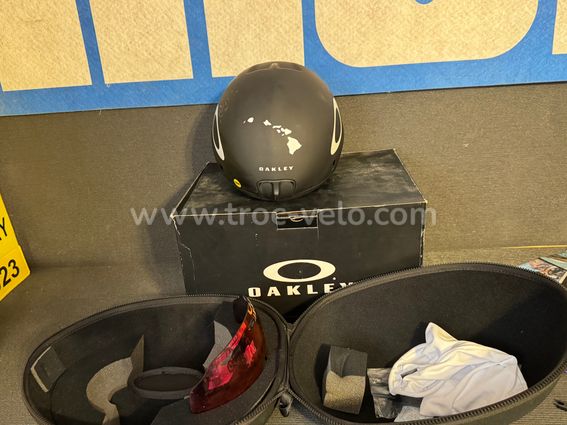 Casque Oakley AR07