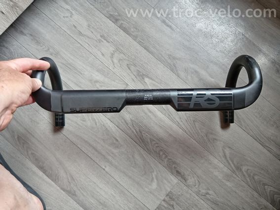 Vend cintre carbone Deda super zero RS