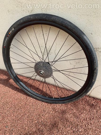 roue arrière gravel/VTT carbone 10v