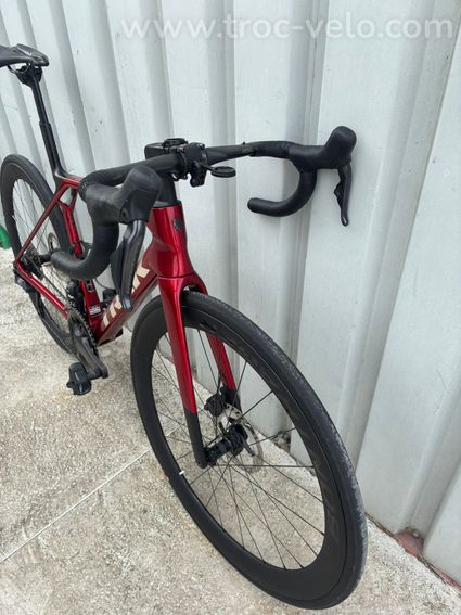 Vélo route Trek Madone SL 7 8e Gen Shimano Ultegra Di2 12v taille M - 2