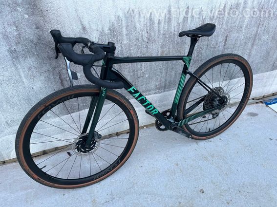 Factor LS British Green - 52 - 8