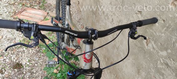 VTT Enduro Banshee Rune V2  - 2