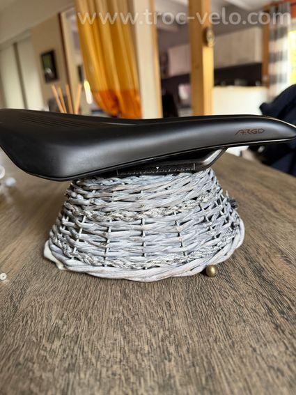 Selle FIZIK - 2