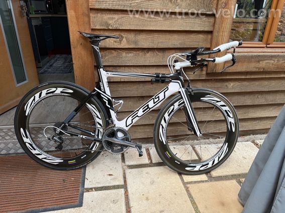 FELT B 16 vendu avec deux paires de roues ZIPP