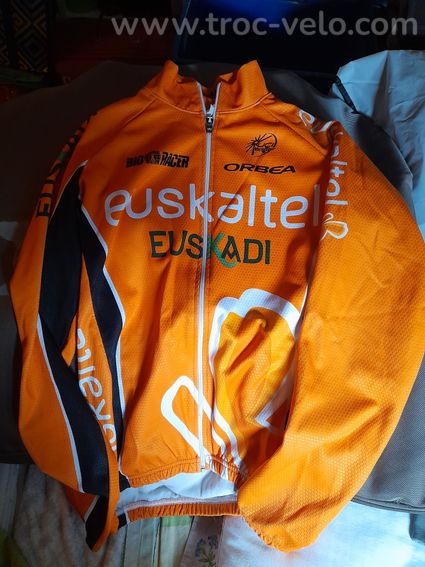 Veste euskaltel - 2
