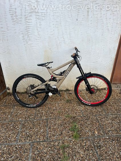 Vélo DH Rotwild R.E.D. Two 26" - Fourche RockShox BoXXer, Amortisseur Fox, Dérailleur Saint