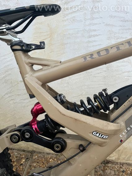 Vélo DH Rotwild R.E.D. Two 26" - Fourche RockShox BoXXer, Amortisseur Fox, Dérailleur Saint - 8