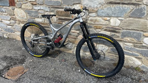 Commencal Suprême DH V4.4