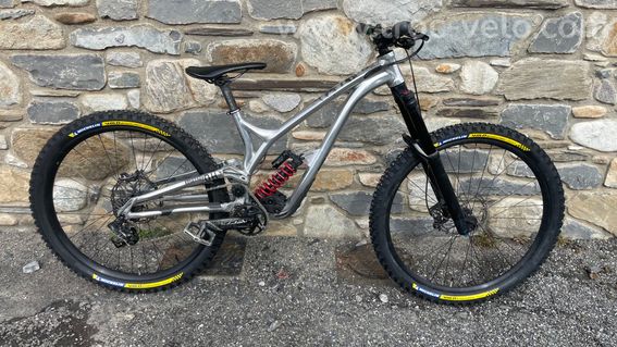 Commencal Suprême DH V4.4 - 2