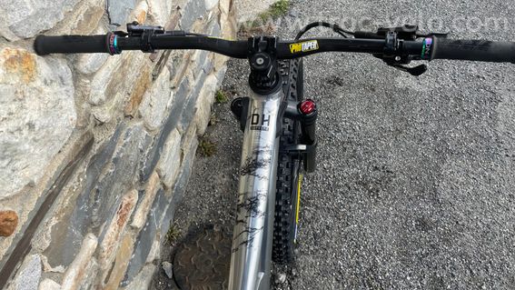 Commencal Suprême DH V4.4 - 7