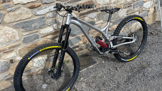 Commencal Suprême DH V4.4 - 12