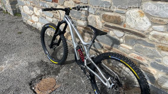 Commencal Suprême DH V4.4 - 13